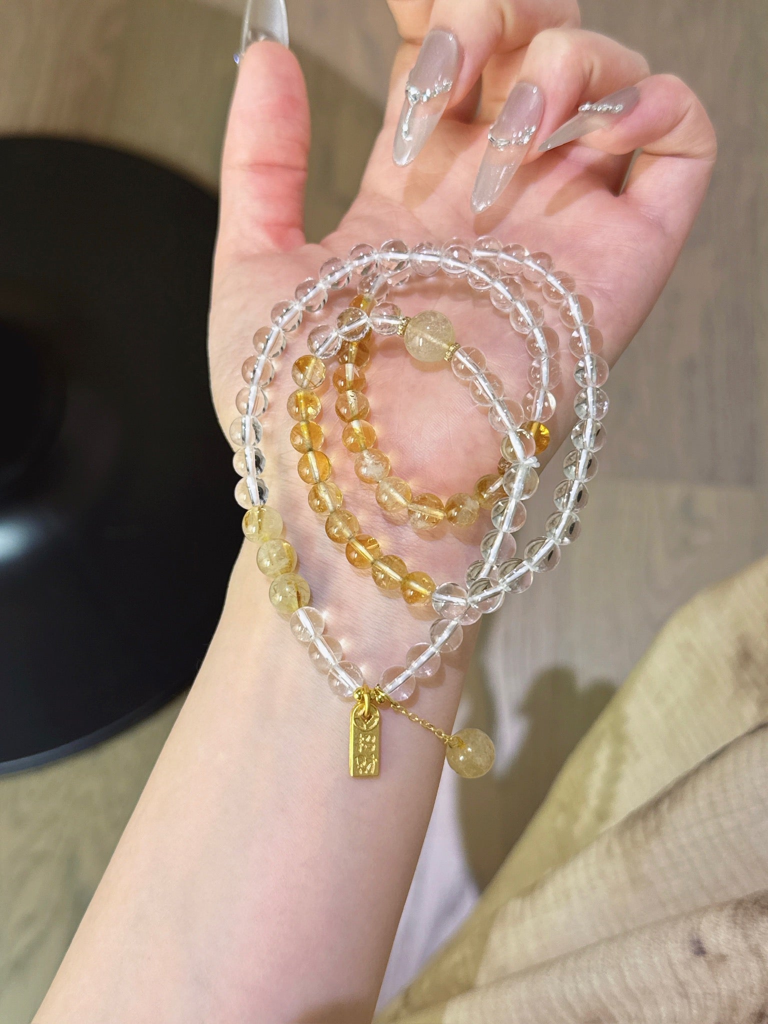 ▫️▪️ White crystal yellow tower crystal blonde crystal bracelet